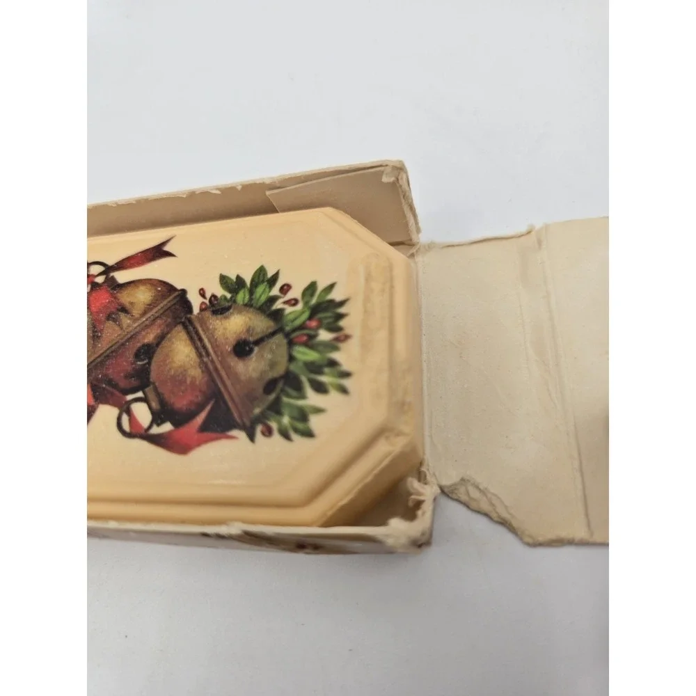 4 Vtg Avon Holiday Guest Soap Bayberry Wreath Winterscapes Country Christmas‎